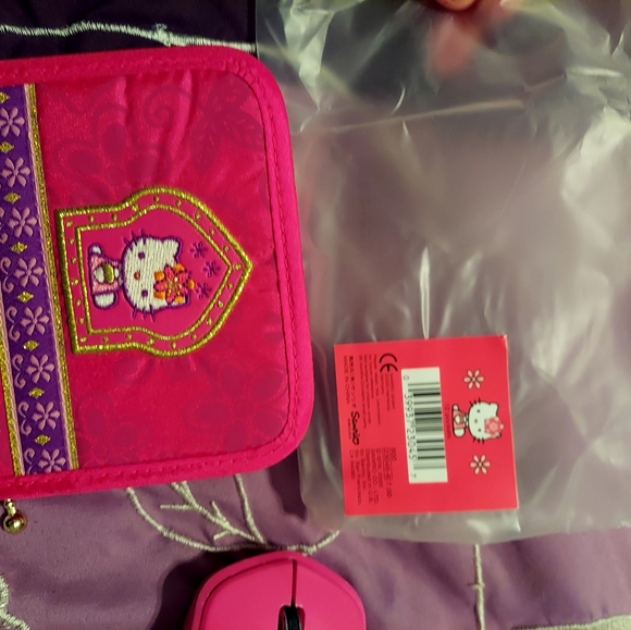 New Sanrio  Hello Kitty Wallet with Mirror - Picture 1 of 8